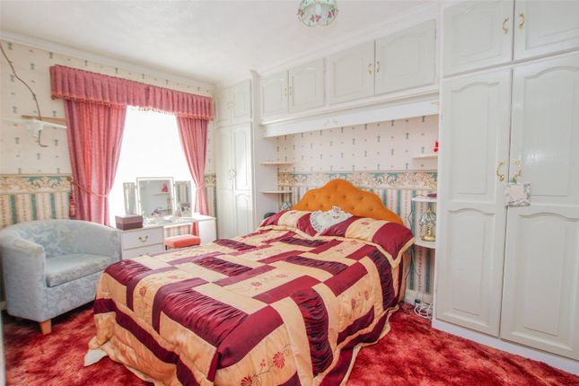 51, Canterbury Close, Somerset photo 4