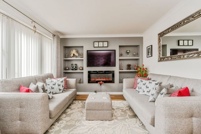 22, Thornfield Grove, Cheadle photo 2