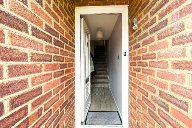 Flat for sale in Ethelburga Road, Harold Wood, Romford