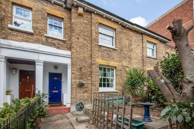Terraced house for sale in St James Road, Bermondsey, London