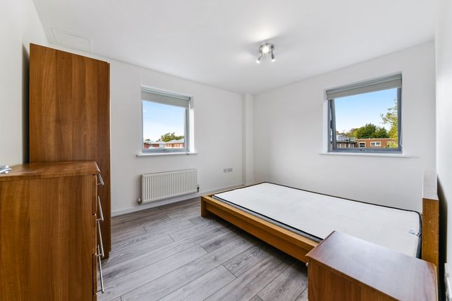 Ducaine Apartments , Merchant Street, Bow , London  photo 4