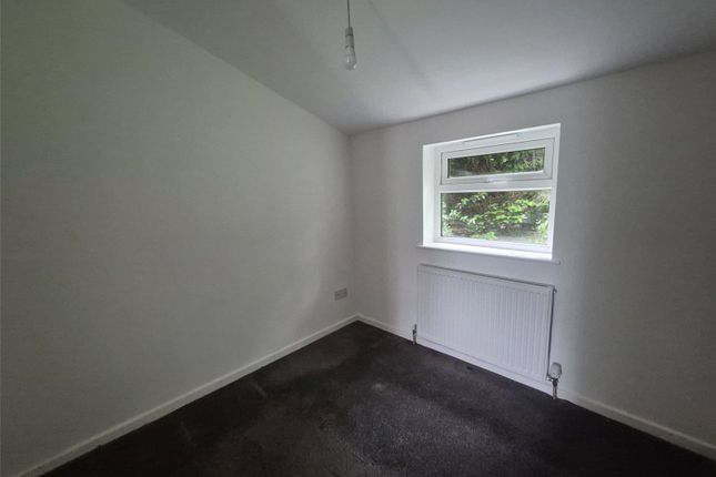 943, Manchester Road, Huddersfield photo 4