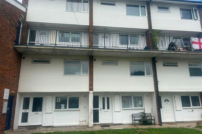 3-bed flat on Lumsden Road, Southsea, £140,000