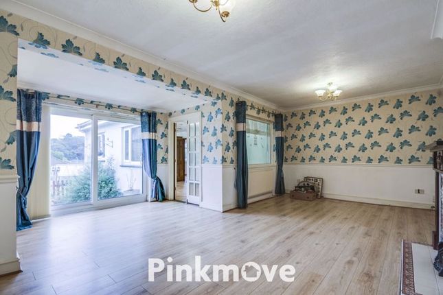 Thumbnail Bungalow for sale in Dunstable Road, Newport