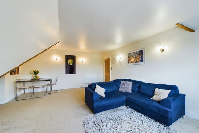 Thumbnail Flat for sale in Maidenhatch, Pangbourne
