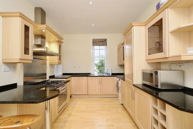 Flat 4, 3, Jesmond Park West, Newcastle upon Tyne photo 4