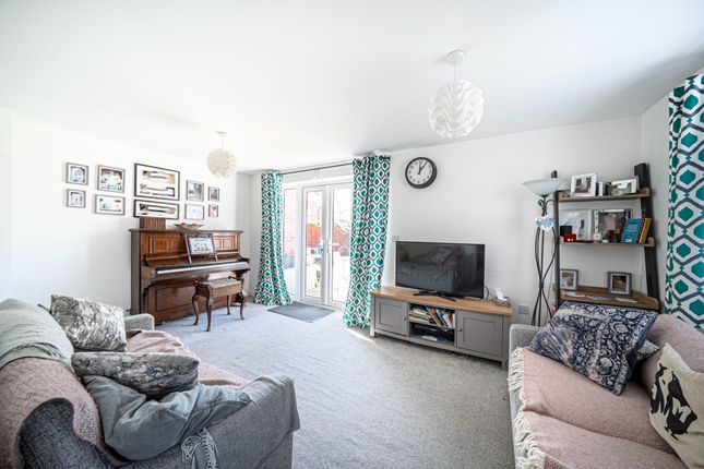 20 Blackthorn Road, Andover photo 4