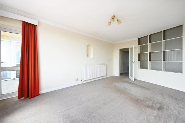 13 Alderton Court, West Parade, Bexhill-On-Sea photo 4