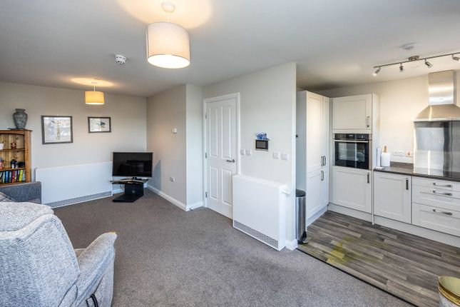 53 Railway View, Rastrick photo 4