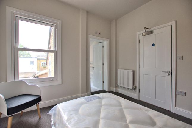 Room 4, 300a, Mill Road, Cambridge photo 3