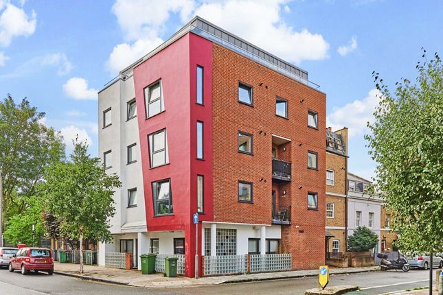 Thumbnail Flat for sale in Crescent Lane, London