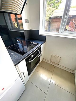 9 Glastonbury Close, LIVERPOOL photo 4