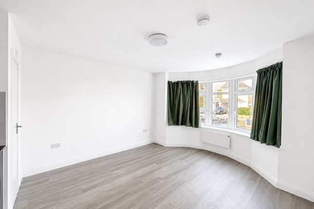 Studio 1, 51, Stag Lane, Edgware photo 2