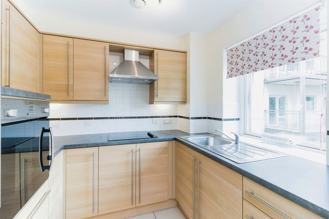 Flat for sale in Manor Crescent, Paignton