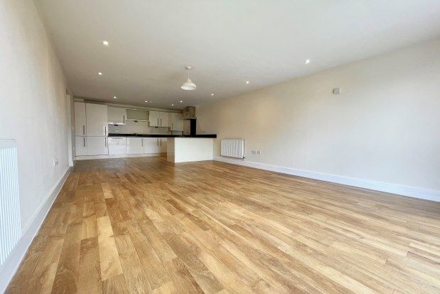 Flat to rent in Empire Court, Bromley