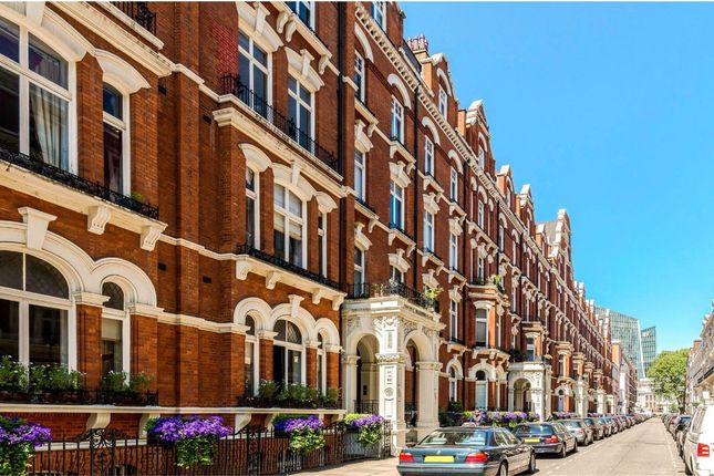 Maisonette for sale in Carlisle Place, London