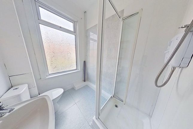 15  Ebor Mount,, Leeds photo 5