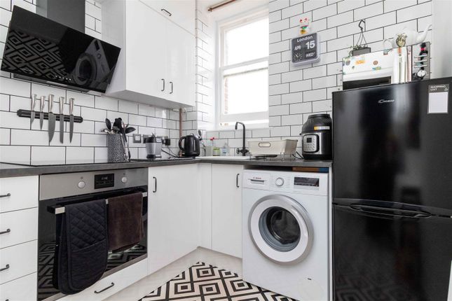 Flat 21, Jason Court, Heene Terrace, Worthing photo 3
