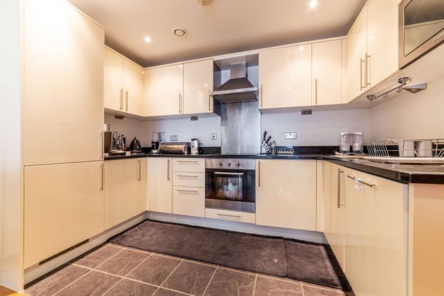 Flat 203, 25, Indescon Square, London photo 4
