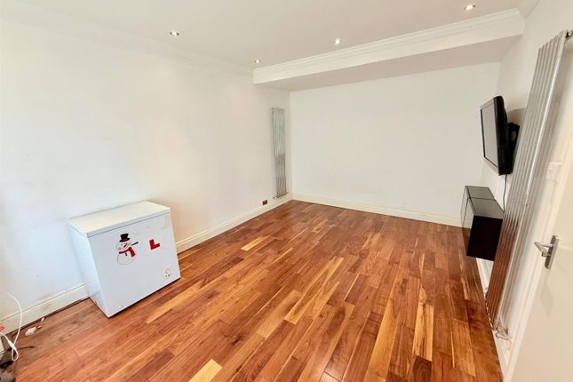 117, Cherrydown Avenue, London photo 3
