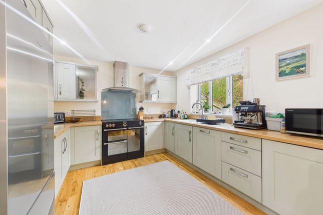 4 Orchard Close, Crediton photo 2