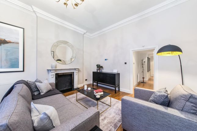 Flat for sale in Queen's Gate, London