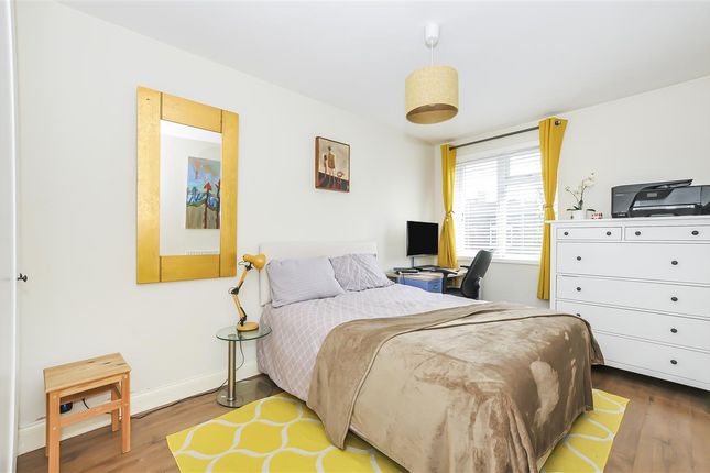 Terraced house for sale in Dowdeswell Close, London