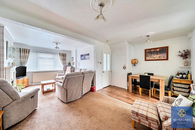 24, Ravenswood Close, Romford photo 4