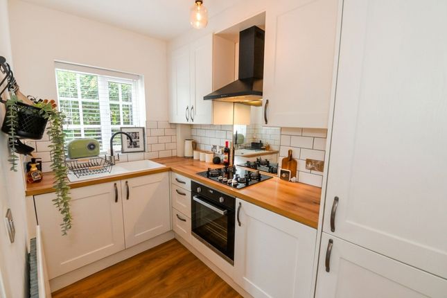 226 Old Clough Lane, Manchester photo 3