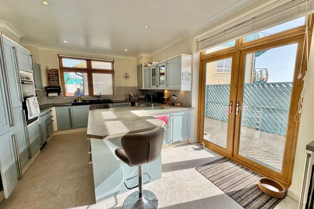 2 Windward Court, Shelly Road, Exmouth photo 4