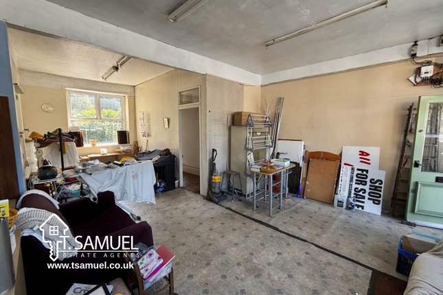 6 Broad Street, Abersychan, Abersychan photo 4