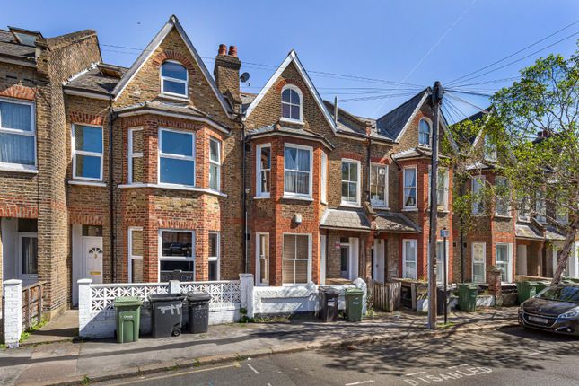 21, Strathleven Road, London photo 3