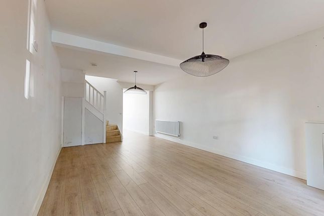 20, Severn Grove, Cardiff photo 3