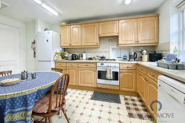 30, Kingfisher Close, Sittingbourne photo 4