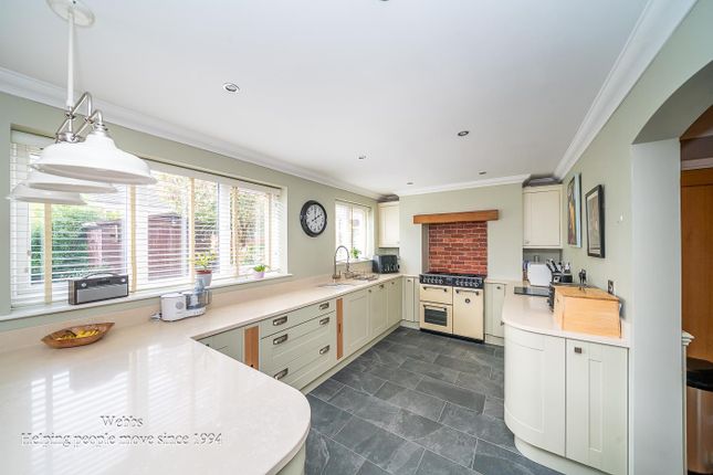 35, Horseshoe Drive, Cannock photo 2