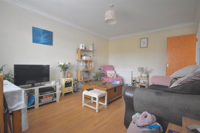 Flat for sale in Chiltern Road, Wendover, Aylesbury