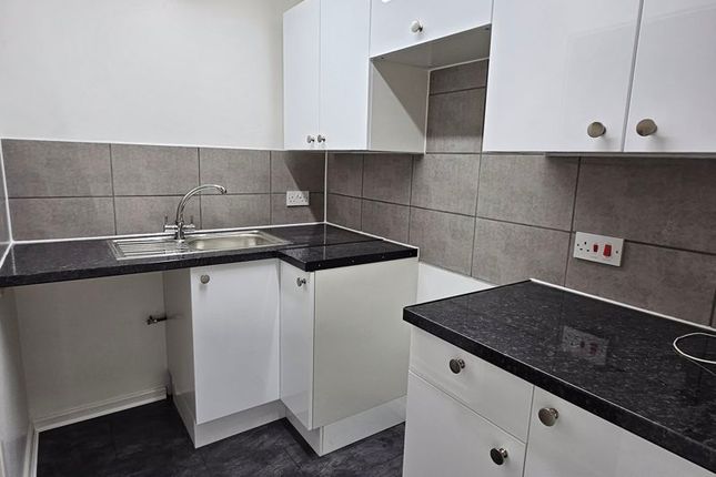 4 St James Mews, Upton Street, Gloucester photo 5