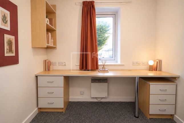 E4d, Horton House, 135 Great Horton Road, photo 5