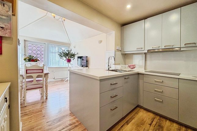 10, Clydesdale Drive, Bradford photo 2