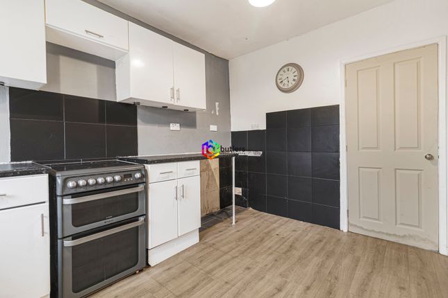 3 Lansbury Avenue, Chesterfield photo 3