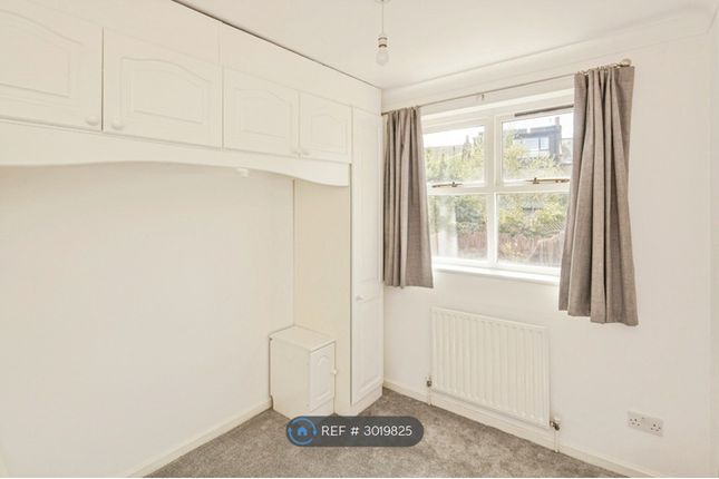 Croftongate Way, London photo 2