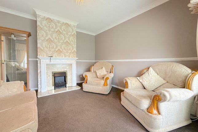 13, Sundour Crescent, Wolverhampton photo 3