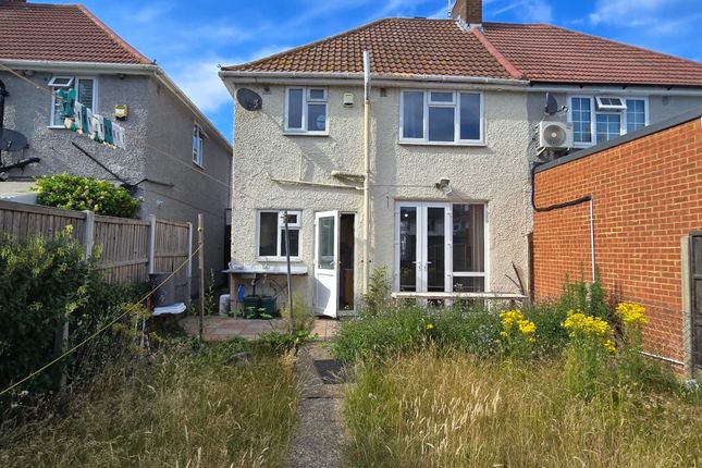 3, Stuart Crescent, Hayes photo 5