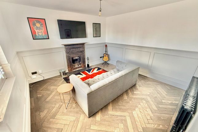 32, Rock Street, Upper Gornal photo 5