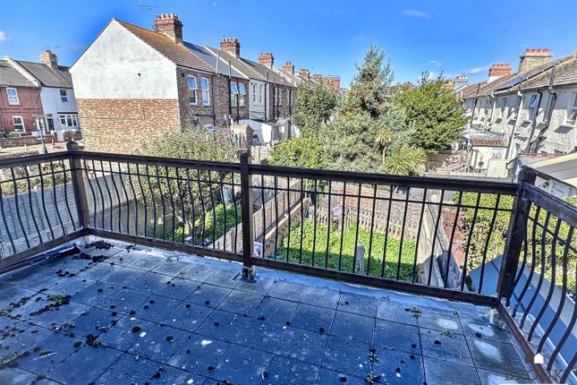144, Ashford Road, Eastbourne photo 3