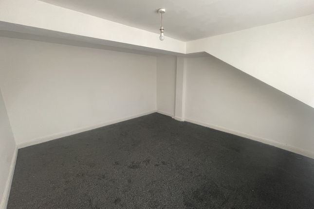 279, Hollings Road, Bradford photo 4