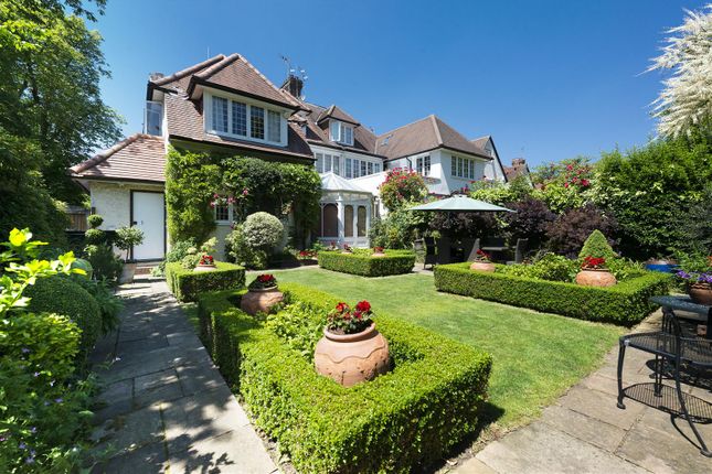 Thumbnail Property for sale in West Heath Avenue, Golders Hill Park