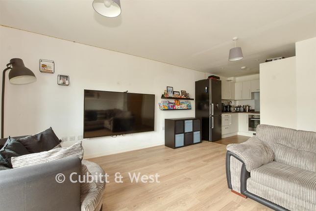 1-bed flat on Apex Apartments, West Green Drive, Crawley, £180,000