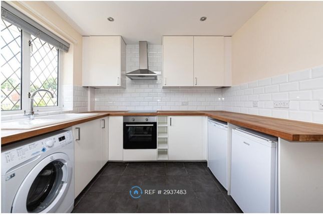 Prince Andrew Way, Berkshire, Ascot photo 5