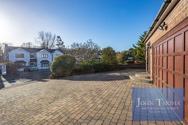 18, Great Owl Road, Chigwell photo 2